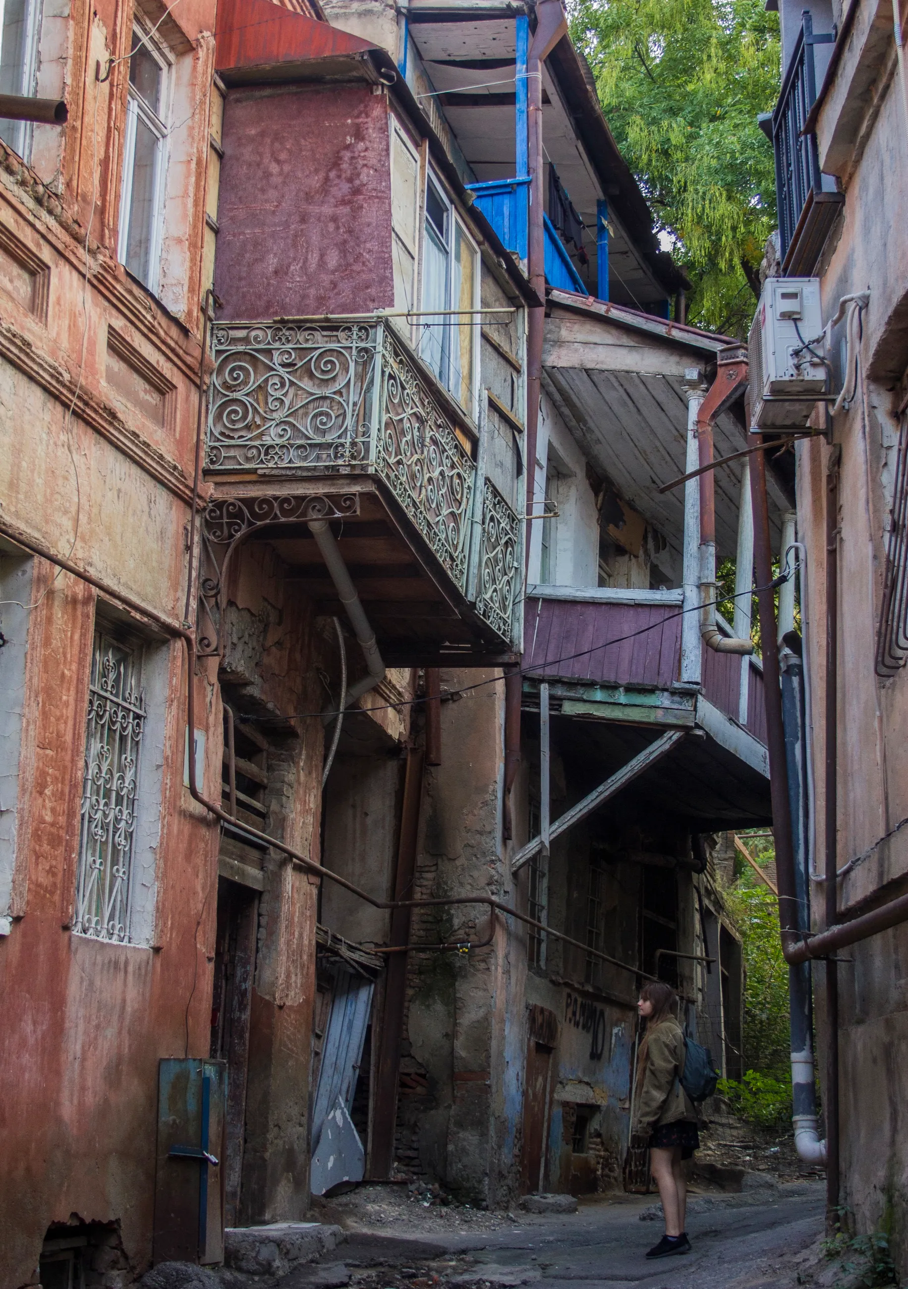 Tbilisi, Slowly